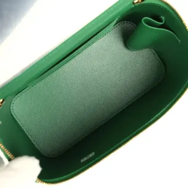 Chanel Chanel Small Top Handle Vanity Case Green Croc Embossed Calfskin Gold Hardware | Thumbnail 9 Chanel Chanel Small Top Handle Vanity Case Green Croc Embossed Calfskin Gold Hardware | Thumbnail 9