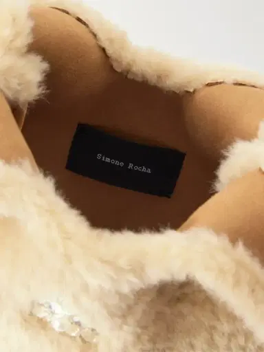 Simone Rocha Shearling-effect Shoulder Bag | Thumbnail 6 Simone Rocha Shearling-effect Shoulder Bag | Thumbnail 6