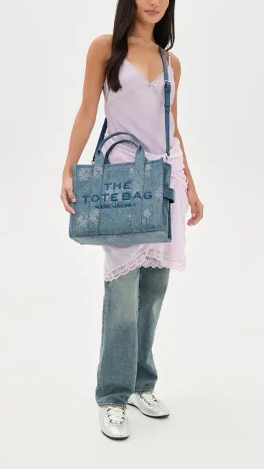 Marc Jacobs The Medium Denim Tote Bag Indigo Multi One Size | Thumbnail 3 Marc Jacobs The Medium Denim Tote Bag Indigo Multi One Size | Thumbnail 3