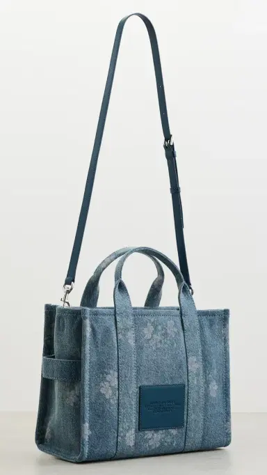 Marc Jacobs The Medium Denim Tote Bag Indigo Multi One Size | Thumbnail 5 Marc Jacobs The Medium Denim Tote Bag Indigo Multi One Size | Thumbnail 5