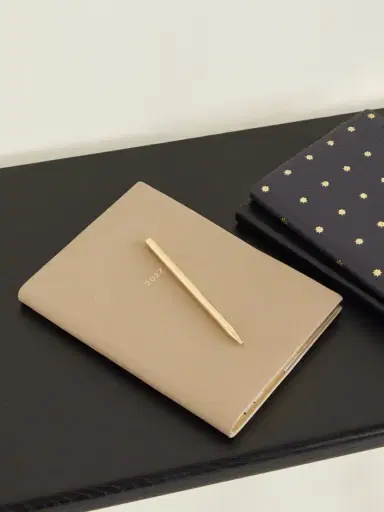 Smythson Soho 2027 Cross-grained Leather Diary | Thumbnail 2 Smythson Soho 2027 Cross-grained Leather Diary | Thumbnail 2