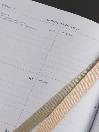 Smythson Soho 2027 Cross-grained Leather Diary | Thumbnail 4 Smythson Soho 2027 Cross-grained Leather Diary | Thumbnail 4