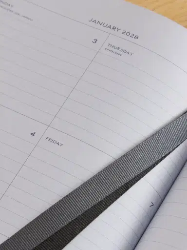 Smythson Soho 2027 Cross-grained Leather Diary | Thumbnail 4 Smythson Soho 2027 Cross-grained Leather Diary | Thumbnail 4
