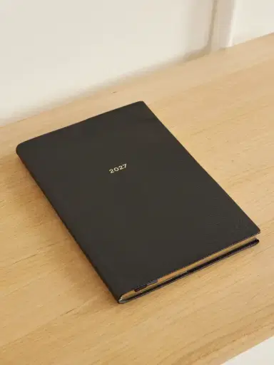 Smythson Soho 2027 Cross-grained Leather Diary | Thumbnail 1 Smythson Soho 2027 Cross-grained Leather Diary | Thumbnail 1