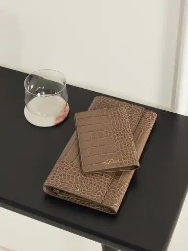 Smythson Mara Croc-effect Leather Passport Cover | Thumbnail 2 Smythson Mara Croc-effect Leather Passport Cover | Thumbnail 2