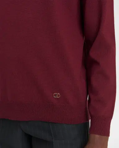 Valentino Garavani Men's Wool Vlogo V-Neck Sweater | Thumbnail 5 Valentino Garavani Men's Wool Vlogo V-Neck Sweater | Thumbnail 5