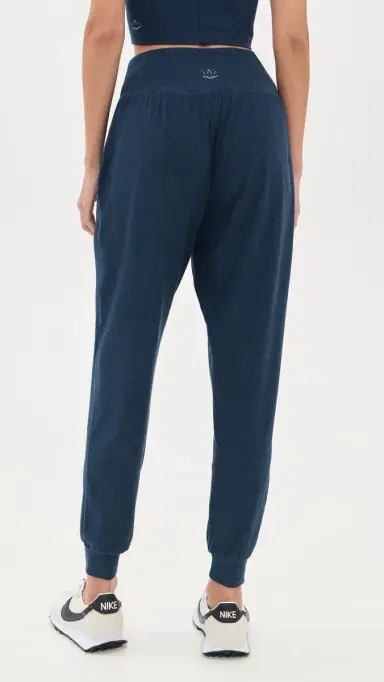 Beyond Yoga Spacedye Midi Joggers Nocturnal Navy | Thumbnail 3 Beyond Yoga Spacedye Midi Joggers Nocturnal Navy | Thumbnail 3