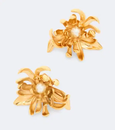 Oscar de la Renta Chrysanthemum faux-pearl stud earrings | Thumbnail 4 Oscar de la Renta Chrysanthemum faux-pearl stud earrings | Thumbnail 4