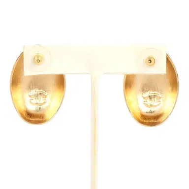 Chanel Chanel CC Oval Drop Earrings Black Resin, Gold Tone Hardware | Thumbnail 3 Chanel Chanel CC Oval Drop Earrings Black Resin, Gold Tone Hardware | Thumbnail 3