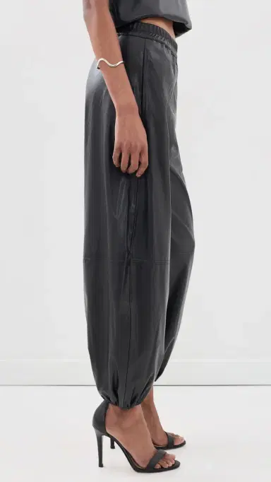 Wayf Camryn Faux eather Balloon Pants Black | Thumbnail 4 Wayf Camryn Faux eather Balloon Pants Black | Thumbnail 4