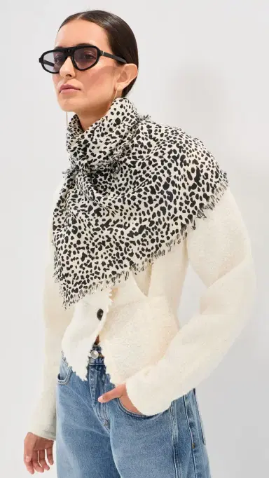 Isabel Marant Alecia Cashmere Wool Scarf Chalk/Black One Size | Thumbnail 4 Isabel Marant Alecia Cashmere Wool Scarf Chalk/Black One Size | Thumbnail 4