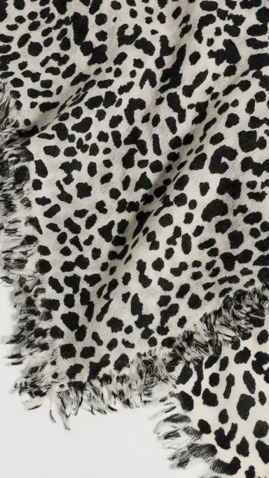 Isabel Marant Alecia Cashmere Wool Scarf Chalk/Black One Size | Thumbnail 5 Isabel Marant Alecia Cashmere Wool Scarf Chalk/Black One Size | Thumbnail 5