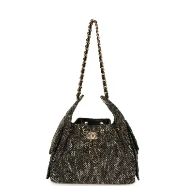 Chanel Chanel Small 25 Hobo Bag Black, White, Gold Tweed Bouclé Gold Hardware | Thumbnail 6 Chanel Chanel Small 25 Hobo Bag Black, White, Gold Tweed Bouclé Gold Hardware | Thumbnail 6