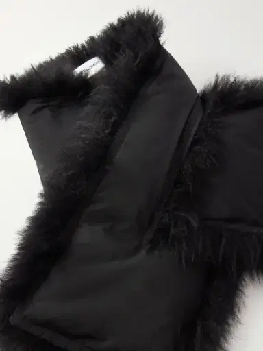 Yves Salomon Leather And Shearling Scarf | Thumbnail 3 Yves Salomon Leather And Shearling Scarf | Thumbnail 3