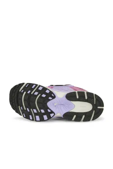 Nike V5 RNR Reflective Accent Sneaker | Thumbnail 6 Nike V5 RNR Reflective Accent Sneaker | Thumbnail 6