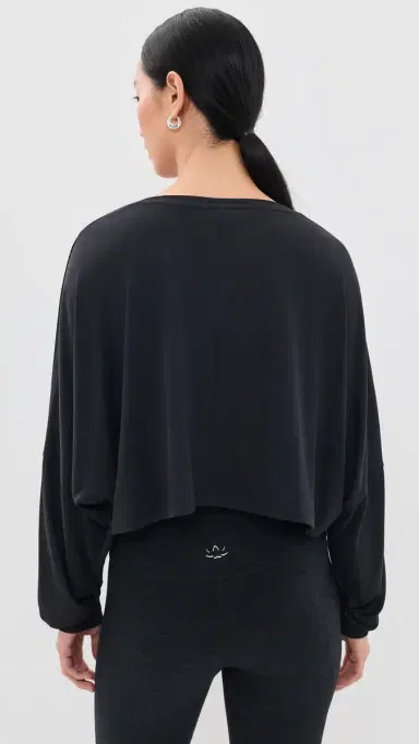 Beyond Yoga Studio uxe Cropped ong Sleeve Tee Black | Thumbnail 3 Beyond Yoga Studio uxe Cropped ong Sleeve Tee Black | Thumbnail 3