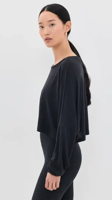 Beyond Yoga Studio uxe Cropped ong Sleeve Tee Black | Thumbnail 4 Beyond Yoga Studio uxe Cropped ong Sleeve Tee Black | Thumbnail 4