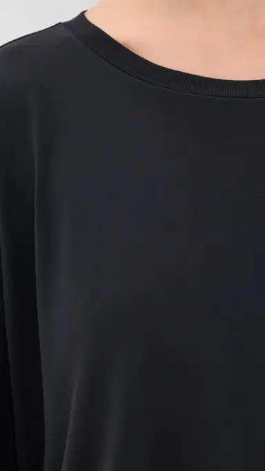 Beyond Yoga Studio uxe Cropped ong Sleeve Tee Black | Thumbnail 6 Beyond Yoga Studio uxe Cropped ong Sleeve Tee Black | Thumbnail 6