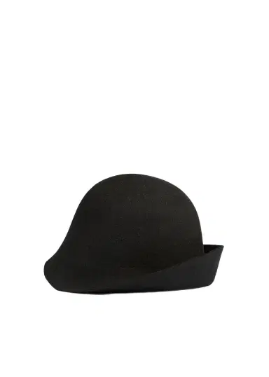 Khaite Arlo Clochet Hat In | Thumbnail 1 Khaite Arlo Clochet Hat In | Thumbnail 1