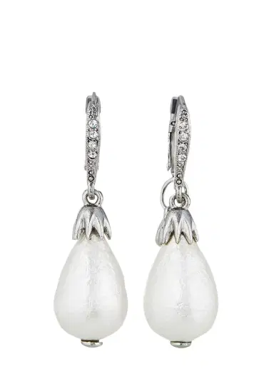 Oscar de la Renta Classic Pearly Clip Earrings | Thumbnail 3 Oscar de la Renta Classic Pearly Clip Earrings | Thumbnail 3