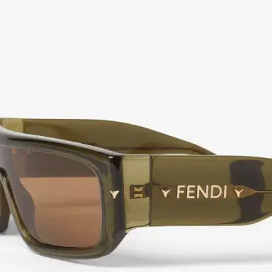 Fendi Graphic volumes and sculptural lines ensure | Thumbnail 3 Fendi Graphic volumes and sculptural lines ensure | Thumbnail 3