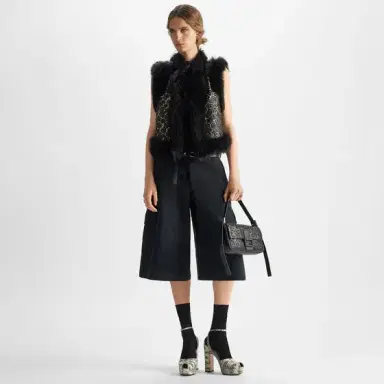 Fendi Utility-inspired Bermuda shorts, featuring a mid-rise | Thumbnail 4 Fendi Utility-inspired Bermuda shorts, featuring a mid-rise | Thumbnail 4