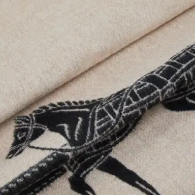 Fendi Rectangular scarf with the Selleria motif, a graphic rework | Thumbnail 2 Fendi Rectangular scarf with the Selleria motif, a graphic rework | Thumbnail 2