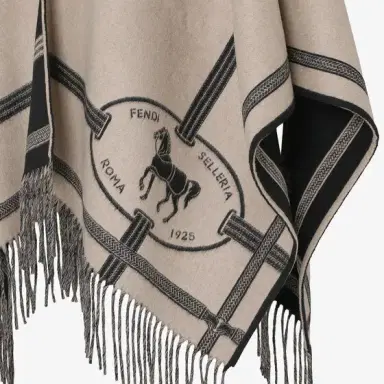 Fendi Large, enveloping poncho with the Selleria motif, a graphic | Thumbnail 3 Fendi Large, enveloping poncho with the Selleria motif, a graphic | Thumbnail 3