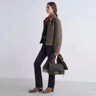 Fendi Slim-fit cardigan with an essential silhouette, V-neck | Thumbnail 4 Fendi Slim-fit cardigan with an essential silhouette, V-neck | Thumbnail 4