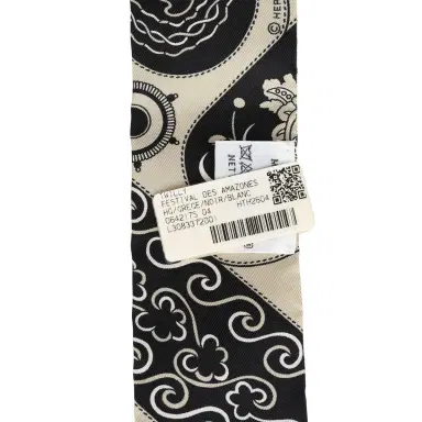 HERMÈS Hermes "Festival Des Amazones" Grege, Black, Blanc Silk Twilly | Thumbnail 4 HERMÈS Hermes "Festival Des Amazones" Grege, Black, Blanc Silk Twilly | Thumbnail 4