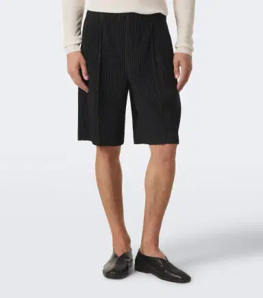 Homme Plissé Issey Miyake Homme Plissé Issey Miyake Monthly Colors: August pleated Bermuda shorts | Thumbnail 2 Homme Plissé Issey Miyake Homme Plissé Issey Miyake Monthly Colors: August pleated Bermuda shorts | Thumbnail 2
