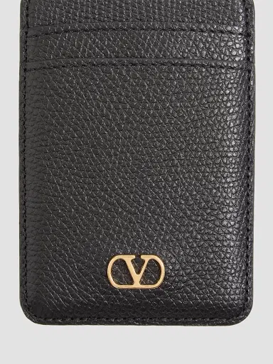 Valentino Garavani Women's Magnetic Cardholder in Grainy Calfskin | Thumbnail 3 Valentino Garavani Women's Magnetic Cardholder in Grainy Calfskin | Thumbnail 3