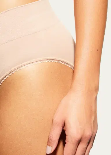 Wacoal Feeling Flexible Hi-Cut Briefs | Thumbnail 5 Wacoal Feeling Flexible Hi-Cut Briefs | Thumbnail 5