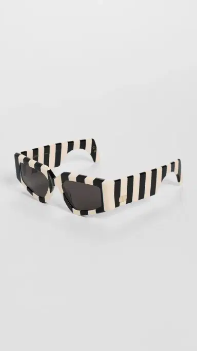 Valentino Ultra Vintage Sunglasses | Thumbnail 4 Valentino Ultra Vintage Sunglasses | Thumbnail 4