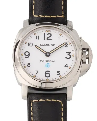Vintage Watches Panerai Luminor Base Logo Acciaio 44mm Vintage 2015 Watch | Thumbnail 1 Vintage Watches Panerai Luminor Base Logo Acciaio 44mm Vintage 2015 Watch | Thumbnail 1
