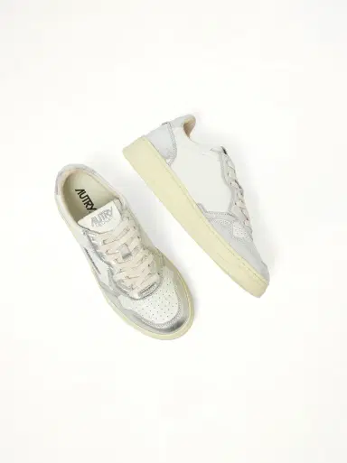 Autry Medalist Low Bicolour Sneakers in White/silver White | Thumbnail 2 Autry Medalist Low Bicolour Sneakers in White/silver White | Thumbnail 2