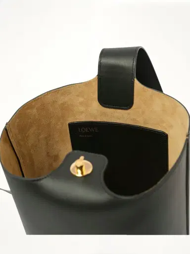 Loewe Pebble Bucket Medium | Thumbnail 2 Loewe Pebble Bucket Medium | Thumbnail 2