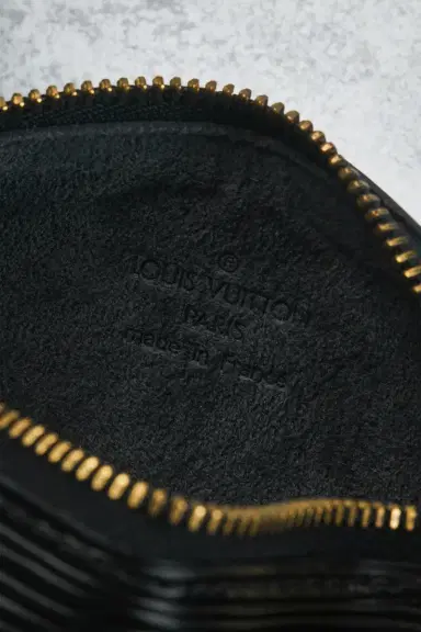 Louis Vuitton Louis Vuitton Epi Soufflot Handbag | Thumbnail 6 Louis Vuitton Louis Vuitton Epi Soufflot Handbag | Thumbnail 6