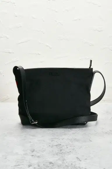 Gucci Gucci Shoulder Bag | Thumbnail 2 Gucci Gucci Shoulder Bag | Thumbnail 2