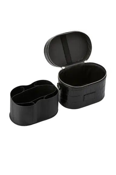 ETOILE COLLECTIVE Oval Toiletry Case | Thumbnail 4 ETOILE COLLECTIVE Oval Toiletry Case | Thumbnail 4