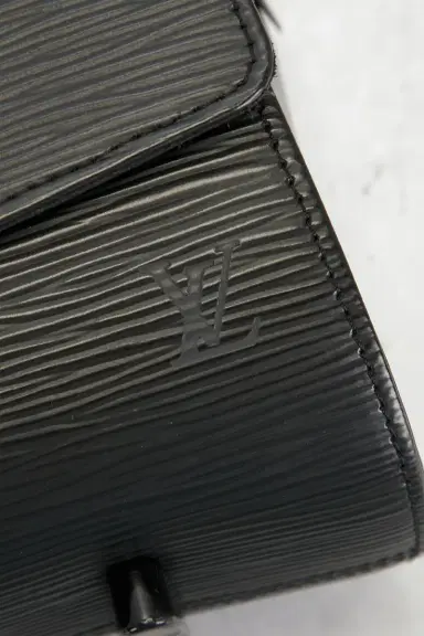 Louis Vuitton Louis Vuitton Epi Nocturne PM Shoulder Bag | Thumbnail 6 Louis Vuitton Louis Vuitton Epi Nocturne PM Shoulder Bag | Thumbnail 6
