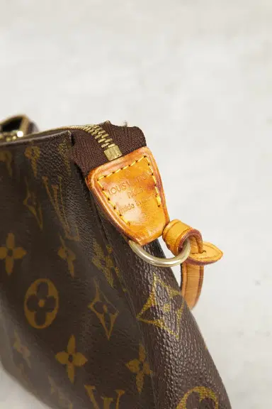 Louis Vuitton Louis Vuitton Monogram Pochette Accessoires Shoulder Bag | Thumbnail 5 Louis Vuitton Louis Vuitton Monogram Pochette Accessoires Shoulder Bag | Thumbnail 5