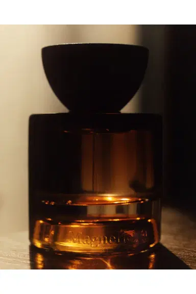 Vyrao Mini Woo: Magnetic 70 Eau De Parfum | Thumbnail 2 Vyrao Mini Woo: Magnetic 70 Eau De Parfum | Thumbnail 2