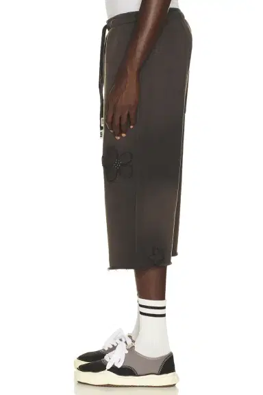 Nahmias Flower Patch Long Sweat Short | Thumbnail 3 Nahmias Flower Patch Long Sweat Short | Thumbnail 3