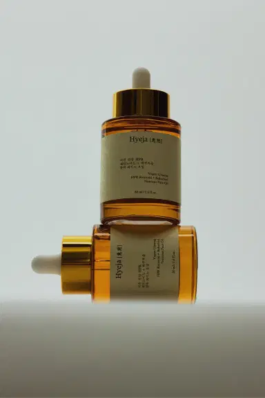 Hyeja Vegan Ginseng HPR Retinoid + Bakuchiol Nutrient Face Oil | Thumbnail 3 Hyeja Vegan Ginseng HPR Retinoid + Bakuchiol Nutrient Face Oil | Thumbnail 3