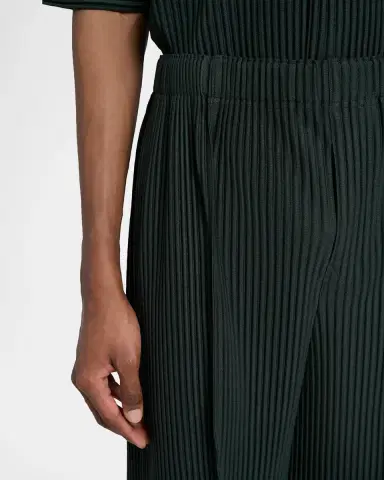Homme Plissé Issey Miyake Men's Lace Grid Pleated Shorts | Thumbnail 5 Homme Plissé Issey Miyake Men's Lace Grid Pleated Shorts | Thumbnail 5