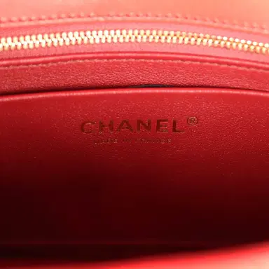 Chanel Chanel Medium East West Flap Bag Red Lambskin Gold Hardware | Thumbnail 10 Chanel Chanel Medium East West Flap Bag Red Lambskin Gold Hardware | Thumbnail 10
