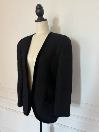 Jen Wonders Studio Louis Feraud Wool Blazer | Thumbnail 4 Jen Wonders Studio Louis Feraud Wool Blazer | Thumbnail 4