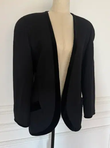 Jen Wonders Studio Louis Feraud Wool Blazer | Thumbnail 6 Jen Wonders Studio Louis Feraud Wool Blazer | Thumbnail 6