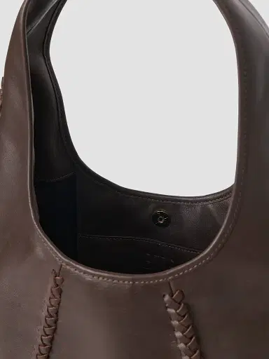 BTB Los Angeles Women's Piper Tassel Leather Tote | Thumbnail 2 BTB Los Angeles Women's Piper Tassel Leather Tote | Thumbnail 2
